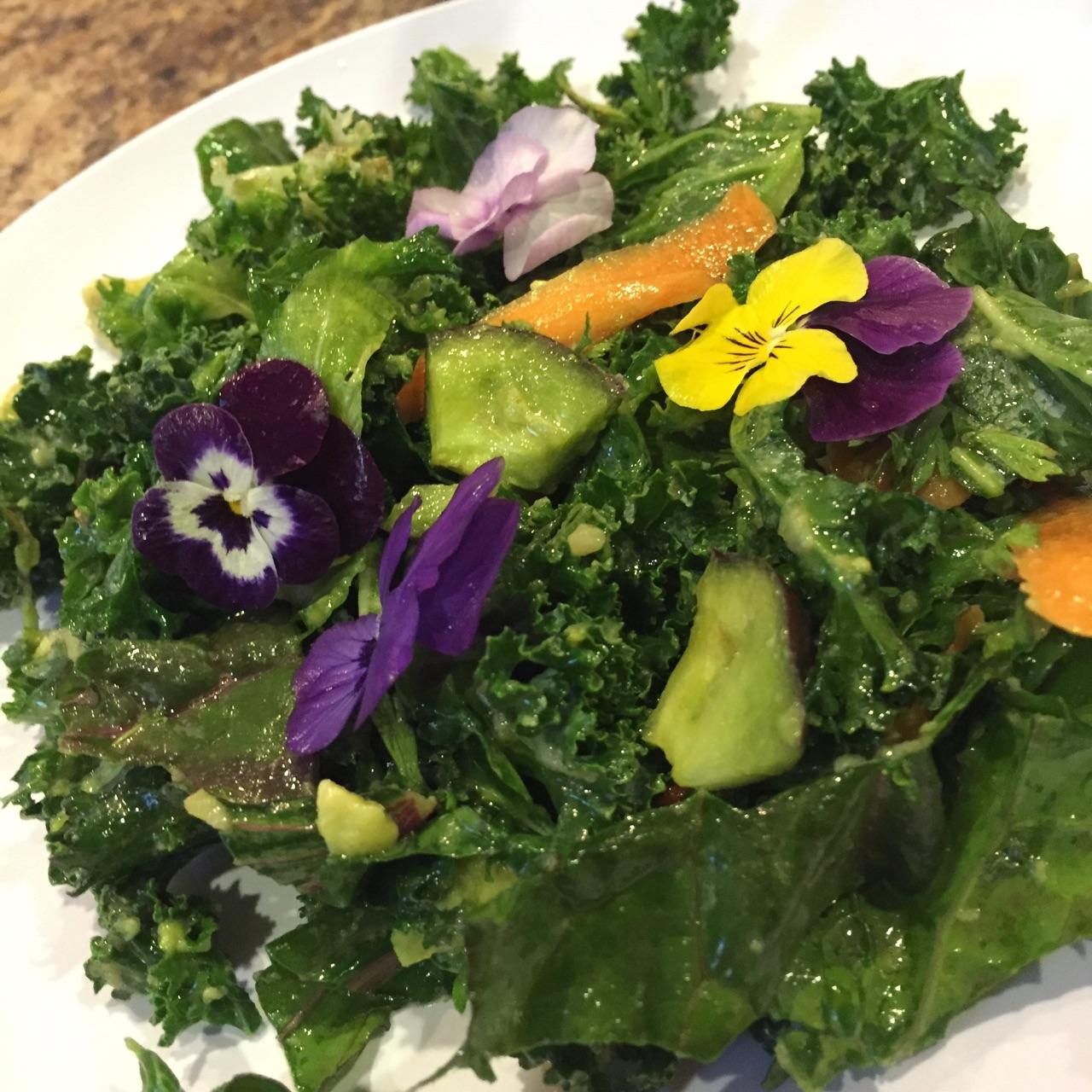 Kale-Pepper-Salad-with-Edible-Flowers